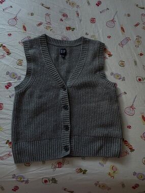 Gap Sweater Vest